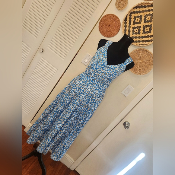 LAST ONE! Blue Daisy Floral Maxi Dress With A Tie Back - Picture 9 of 11